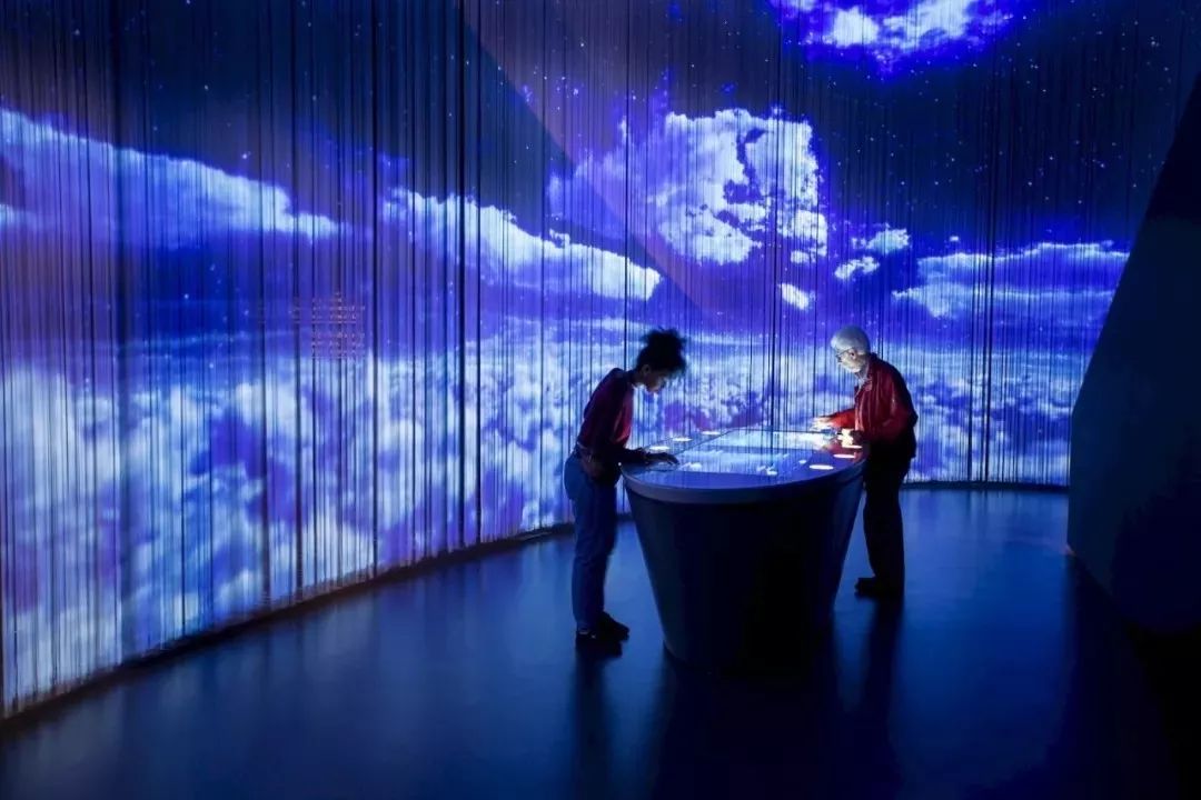 創造沉浸式和引人入勝的體驗：探索營銷型高端網站建設如何增強您的品牌敘事并建立與受眾的牢固聯系 (沉浸式創新)