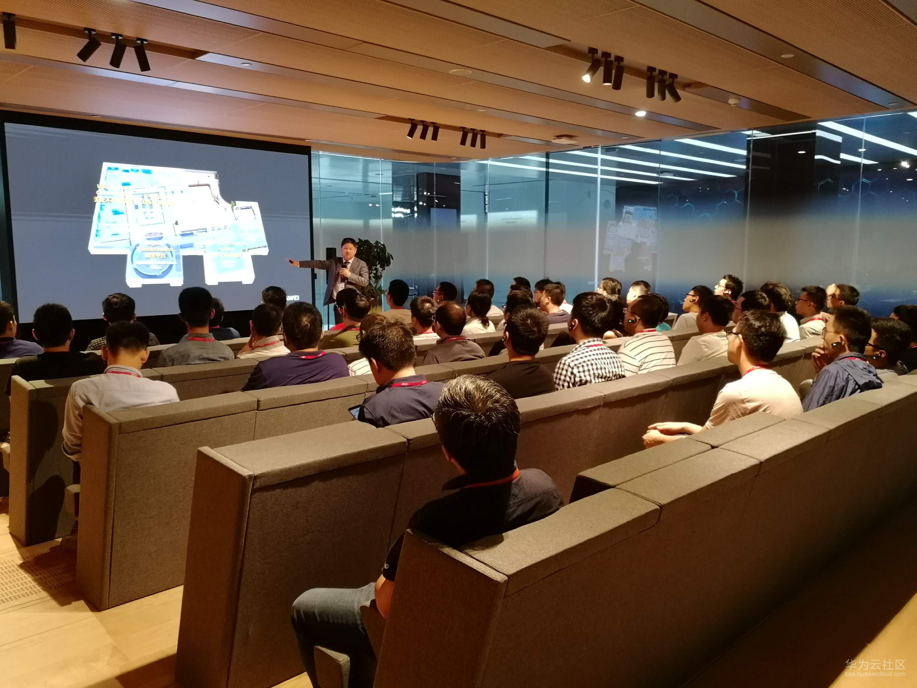 賦能你的業務：循序漸進指南，打造令人驚嘆的公司網站 (賦能業務能力)